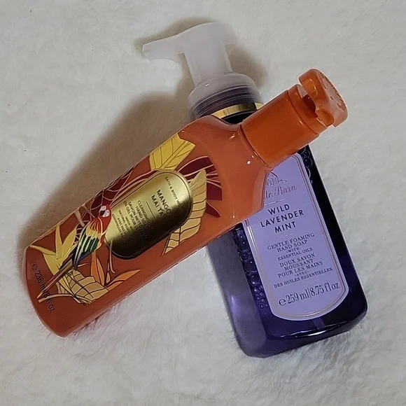 GENTLE GEL HAND SOAP & GENTLE FOAMING HAND SOAP BY BATH & BODY WORKS. - Picture 2 of 4